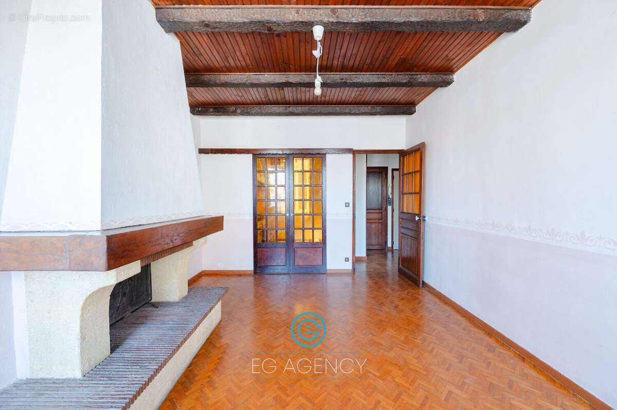 Appartement à MARSEILLE-2E