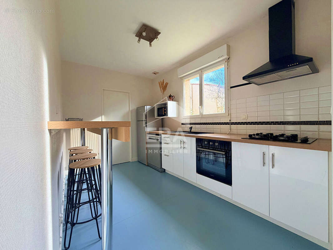 Appartement à ROULLET-SAINT-ESTEPHE