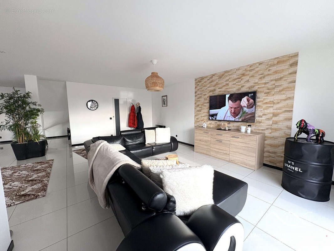 Maison à SAINT-MARTIN-D'ABBAT