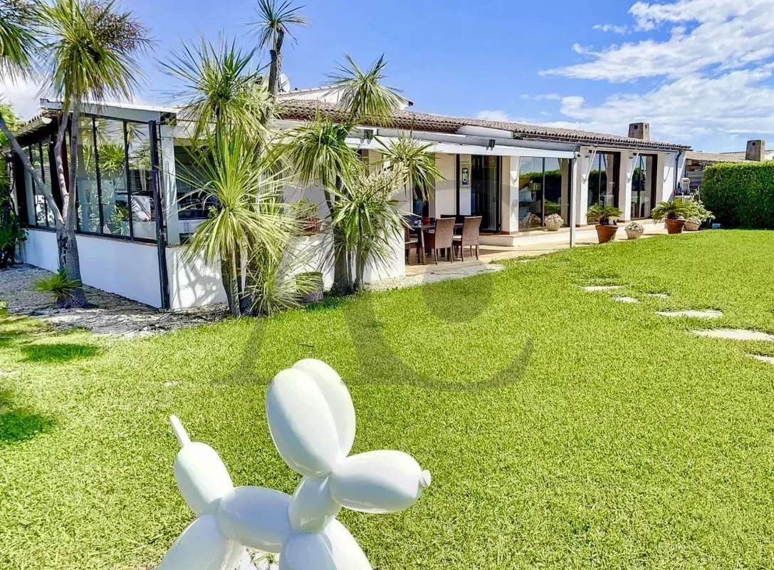 Maison à VILLENEUVE-LOUBET