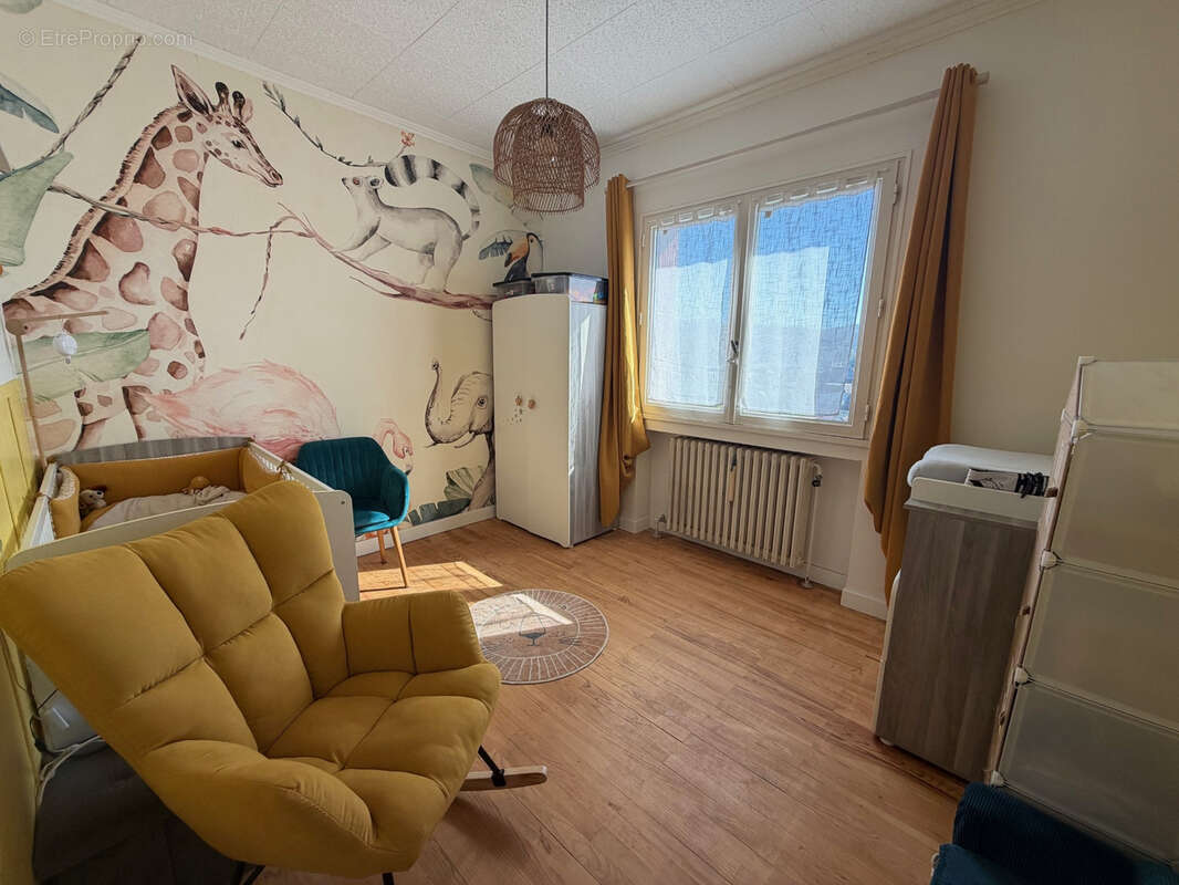 Maison à NIVOLAS-VERMELLE