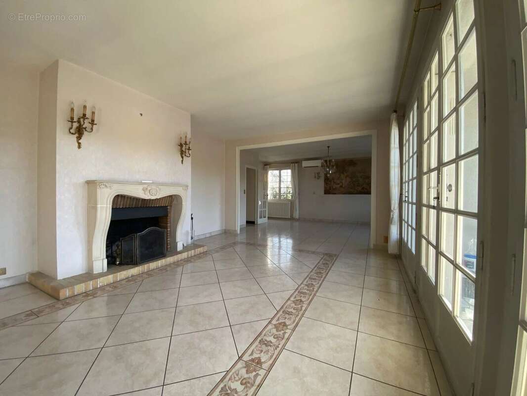Maison à VARENNES-VAUZELLES