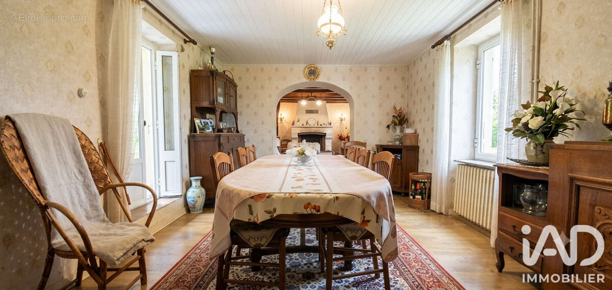 Photo 3 - Maison à TERRASSON-LAVILLEDIEU