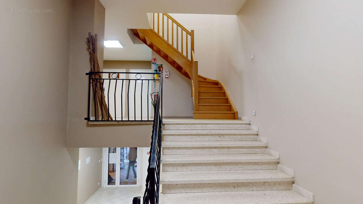 Commerce à CARBONNE