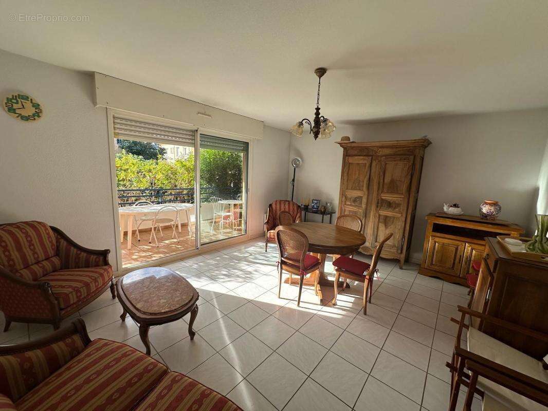 Appartement à SIX-FOURS-LES-PLAGES