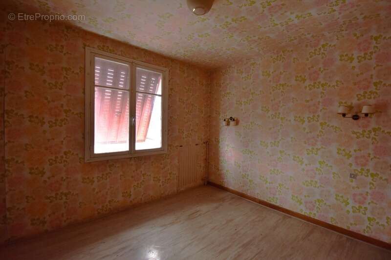 Maison à vendre 14 pièces ROCHEPAULE (07) - photo 14
