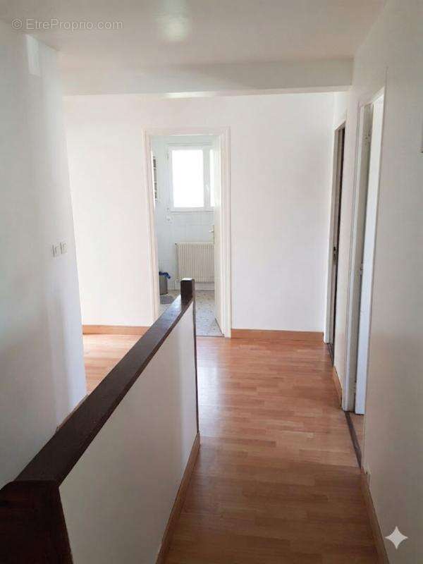 A vendre - Ensemble immobilier à fort potentiel ? Quartier Pavillonnaire Calme & Revenu Locatif (15 min Max des Commodités) - photo 2