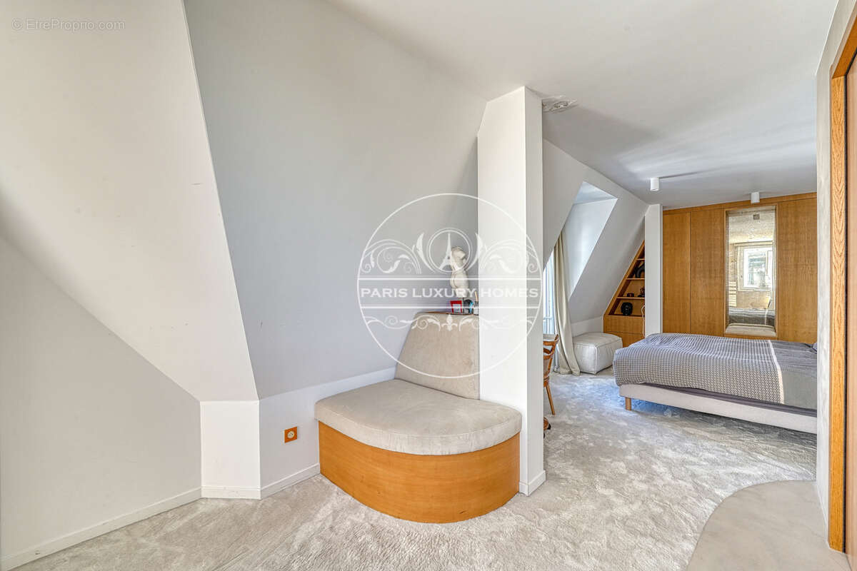 Appartement à PARIS-2E