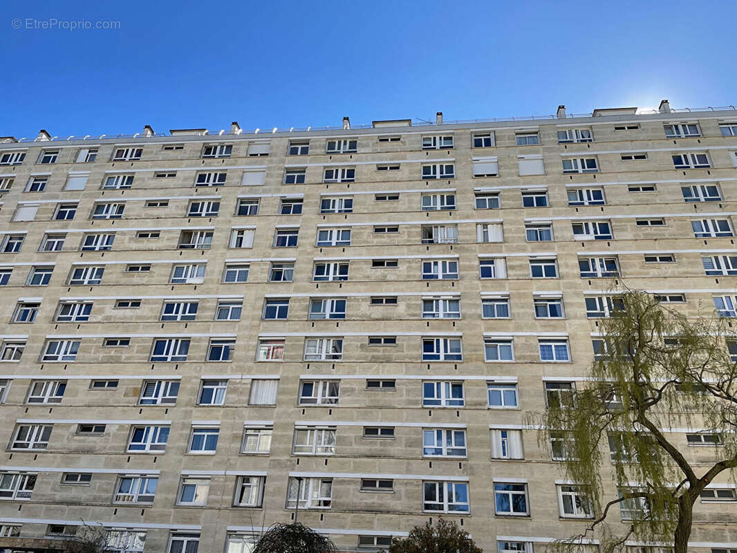 4 pièces en double exposition à Meudon-la-Forêt (92360) , rue de Woluwé Saint Lambert. - photo 13