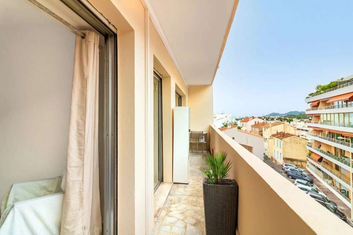 Appartement à LE CANNET