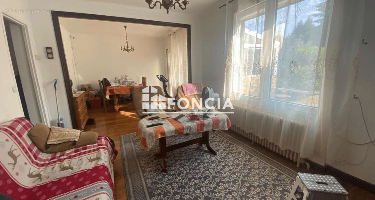 Le charme d'une maison familiale au cœur d'un quartier recherché de Gagny ! - photo 6