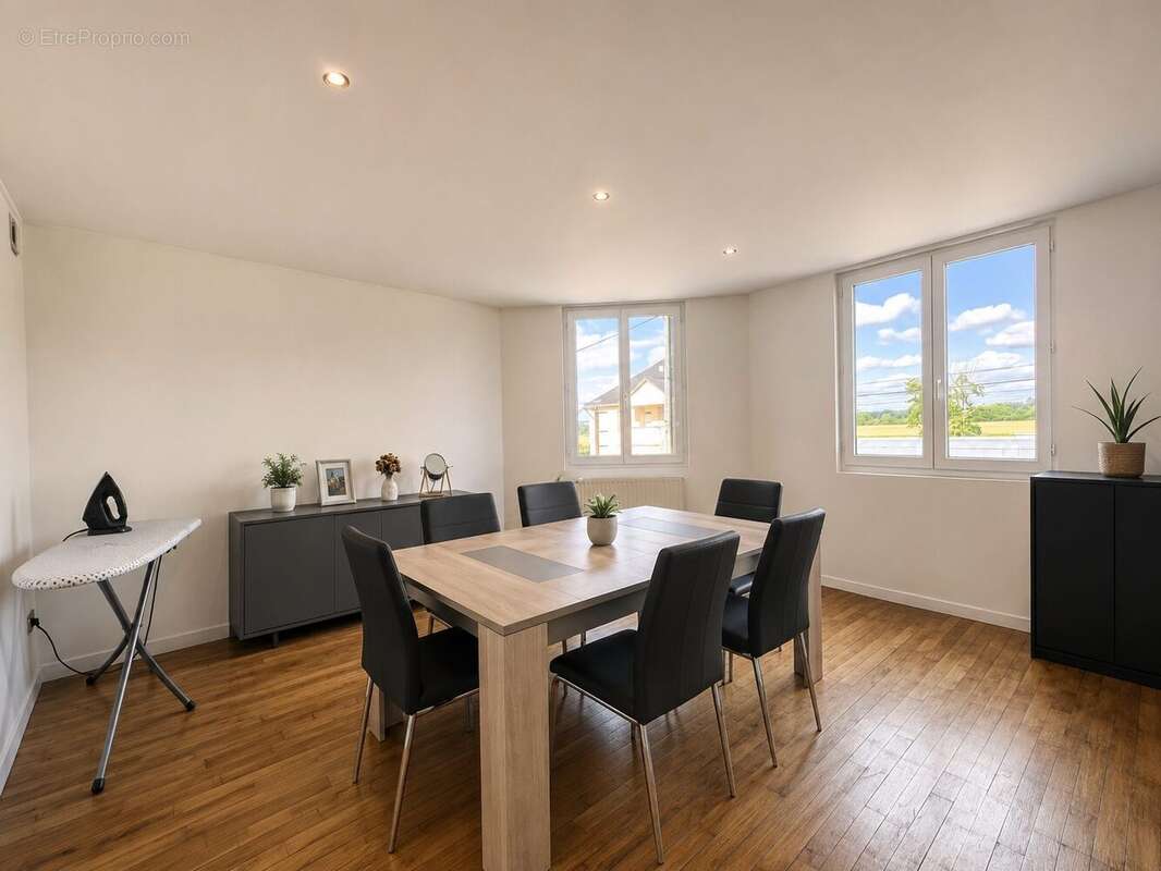 Appartement à SAINT-ETIENNE-DU-VAUVRAY