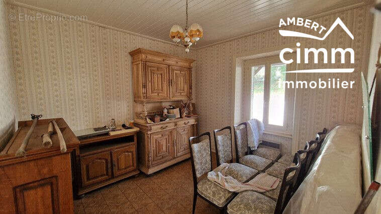 Maison à TOURS-SUR-MEYMONT