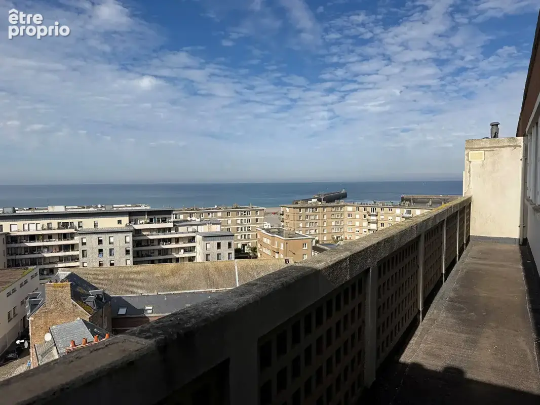Appartement au dernier étage avec terrasse et vue mer, - photo 3