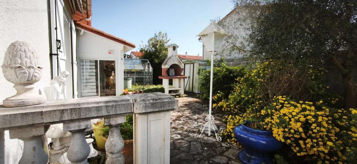 Maison à NIORT (79) - photo 3