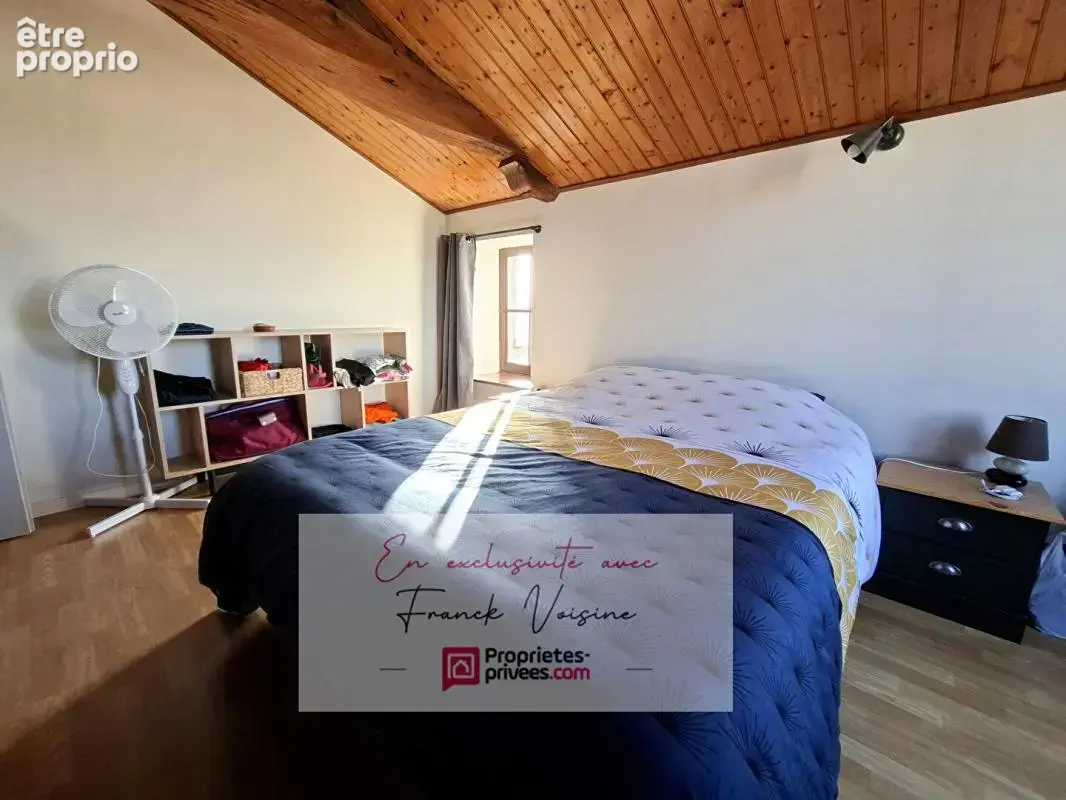 A VENDRE en Exclusivité aux Herbiers, maison de 104 m2 avec 2 chambres (possibilité 3° chambre)  et 1 bureau sur une parcelle de - photo 4
