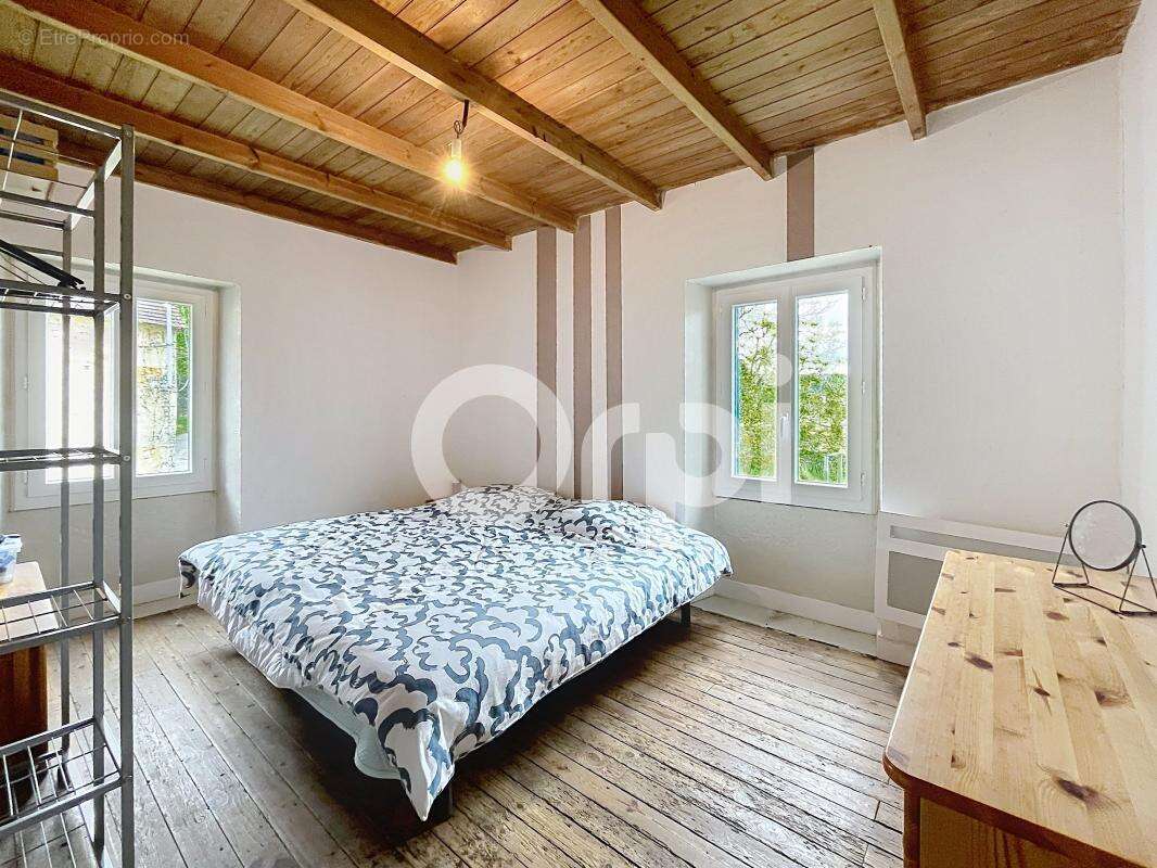 Maison à CUBJAC