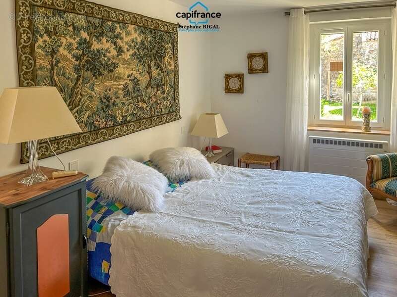 Maison à PUY-L&#039;EVEQUE