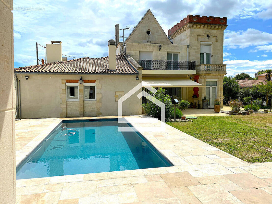 Maison à BLANQUEFORT