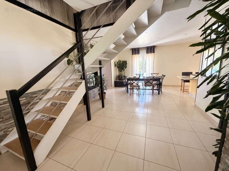Maison de 5 pièces principales - photo 4
