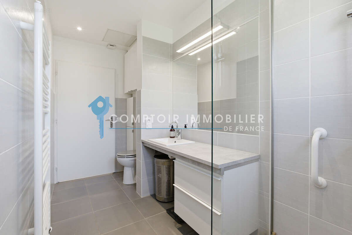 Maison à SAINT-NAZAIRE-LES-EYMES