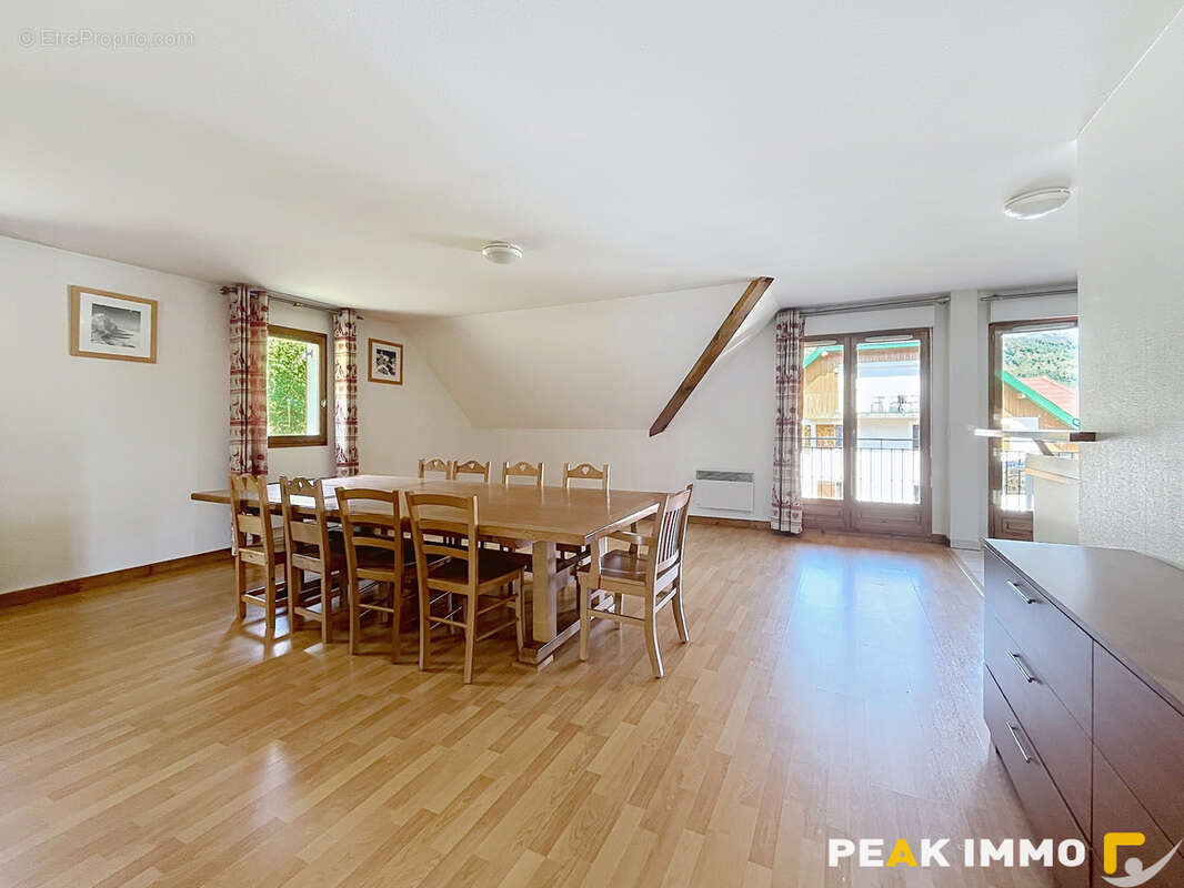 A vendre duplex 221 m2 loi carrez- résidence Le Birdie à Giez - photo 6