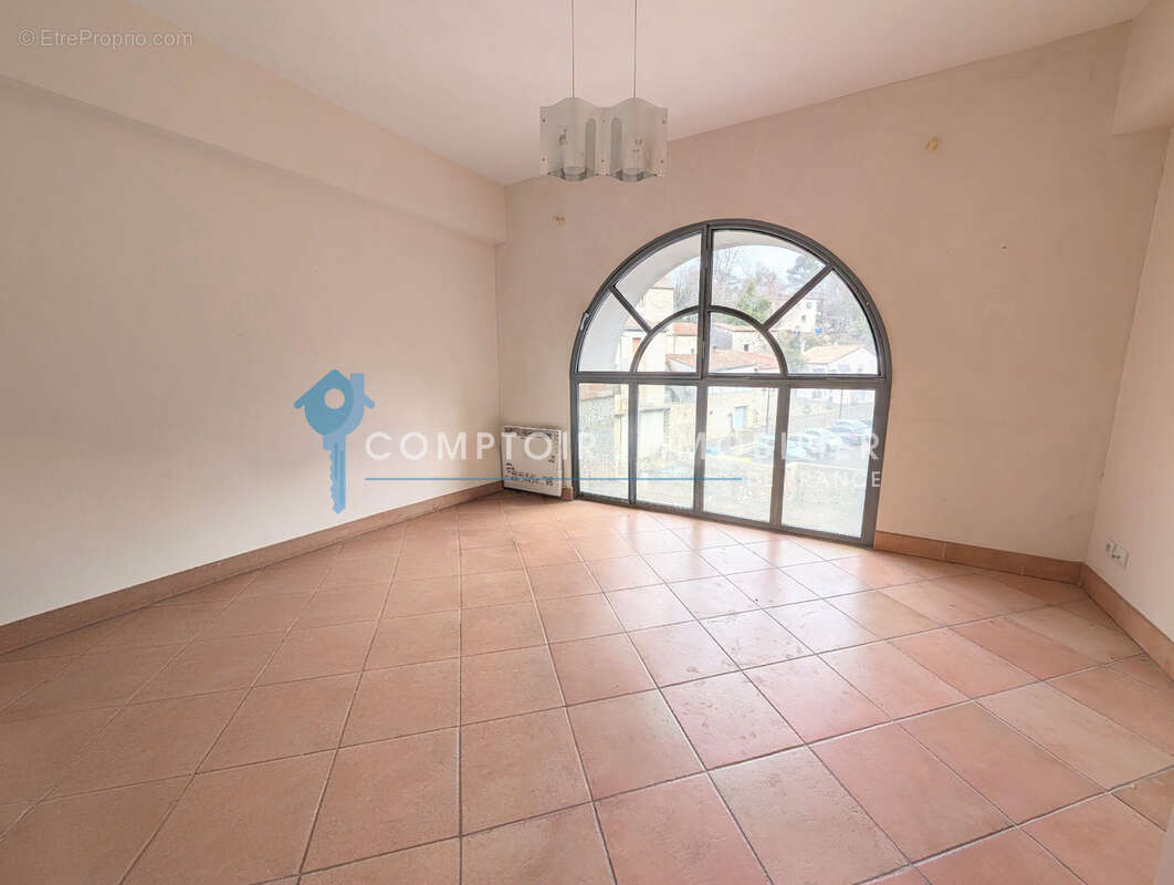 Appartement à LAROQUE