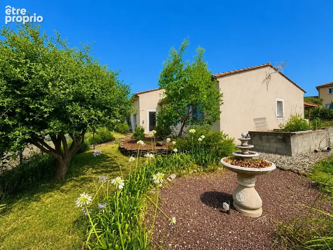 Proche GRIGNAN , villa de 140 m2 sur un terrain de 1 260 m2 - - photo 2