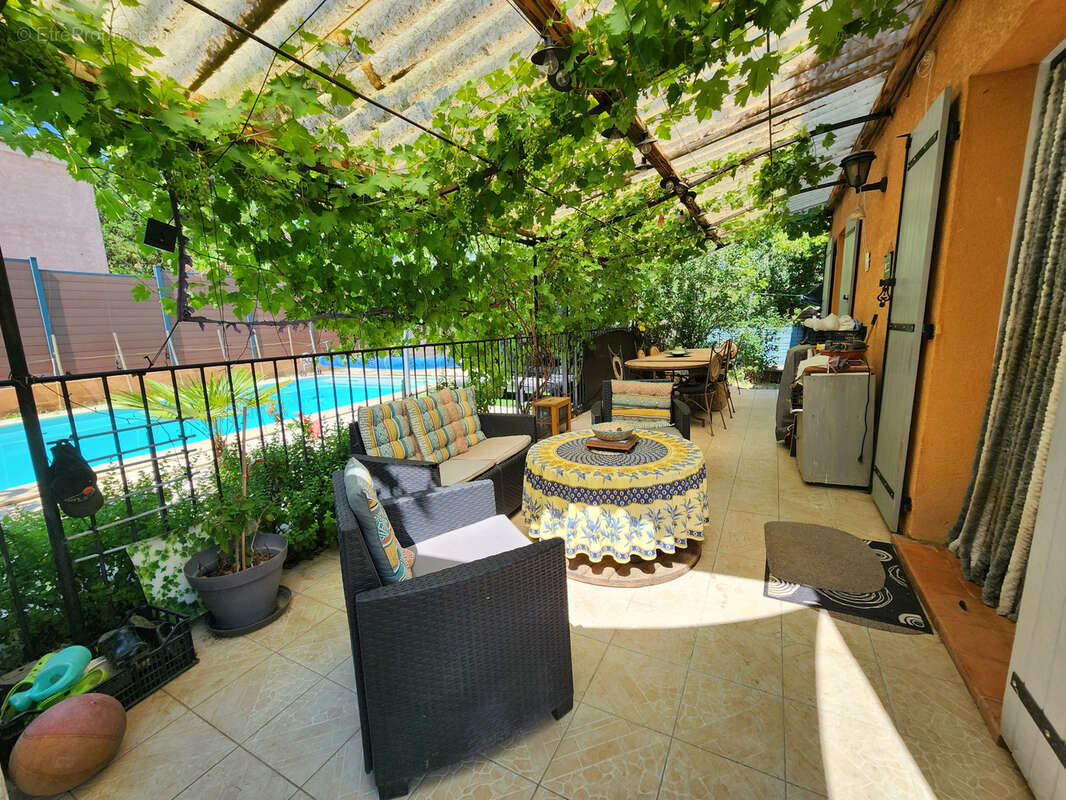Pertuis, maison 7 pièces de 160 m2 avec piscine - photo 12