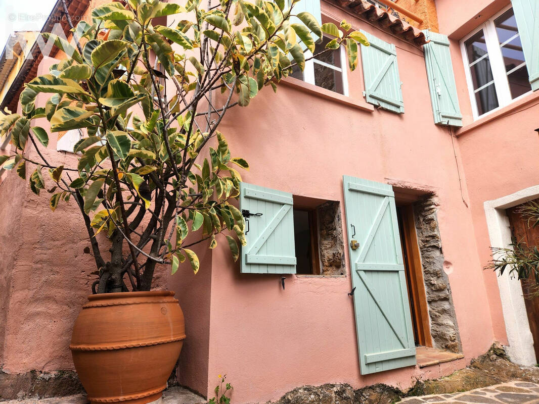 Maison à BORMES-LES-MIMOSAS