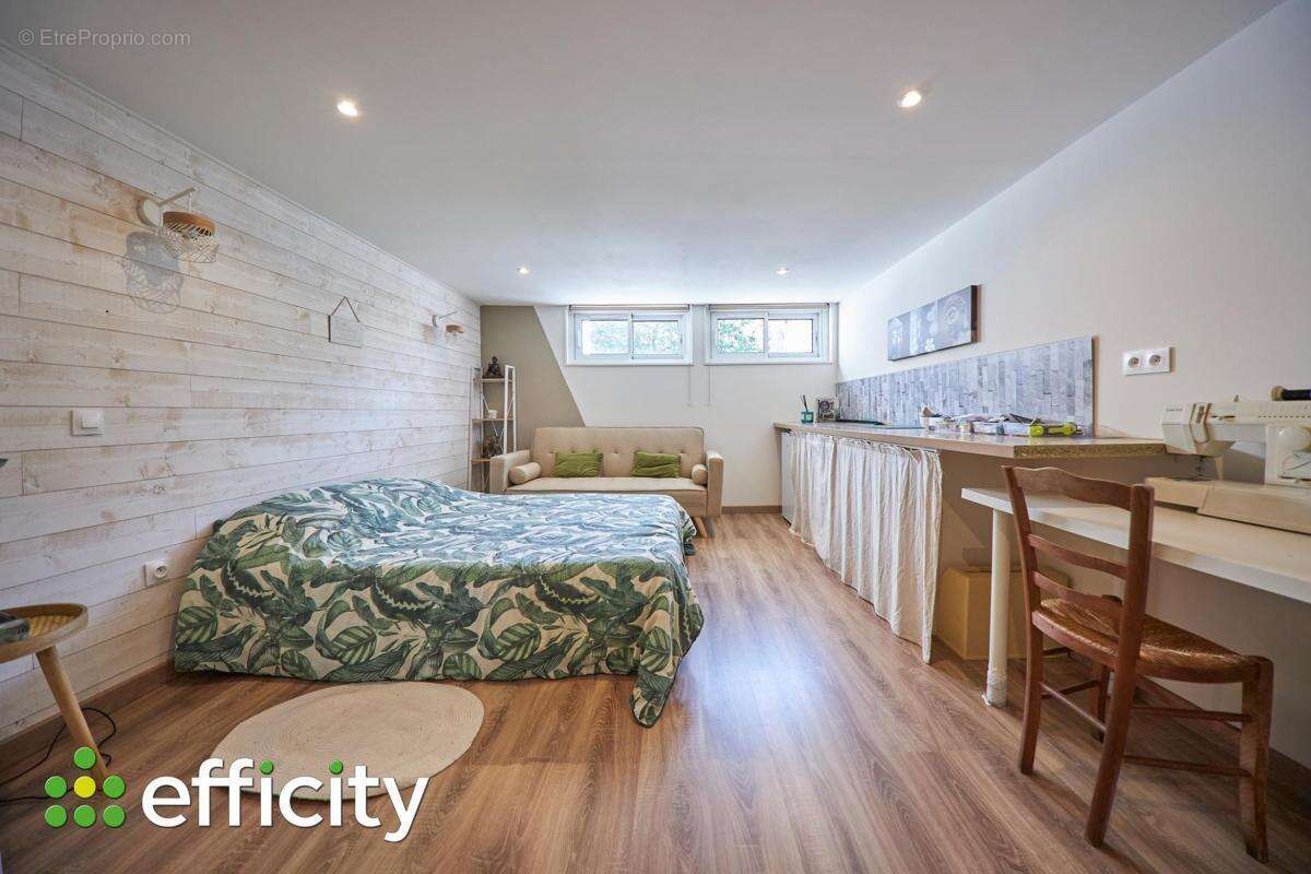 Maison 110 m² à Les Ponts-De-Ce  - photo 16