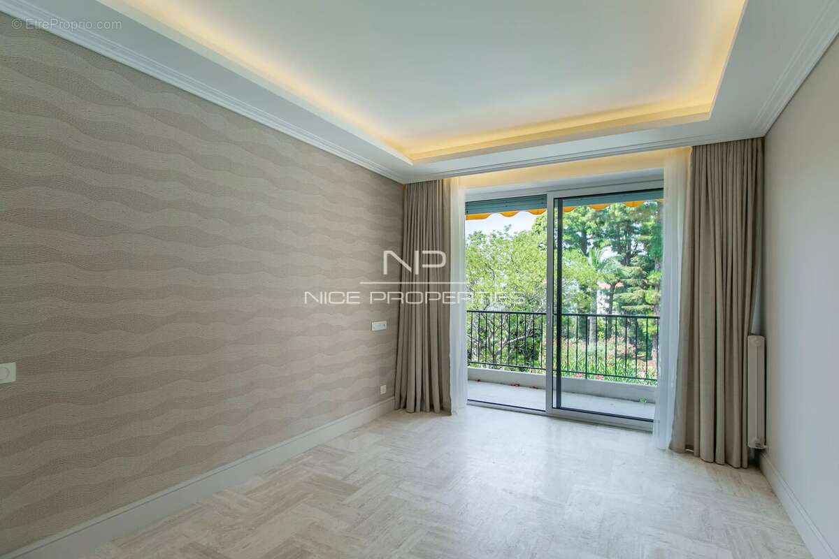 CAP D'AIL : Appartement 3 pièces avec terrasses, à rénover, dans résidence avec piscine et gardien - photo 20