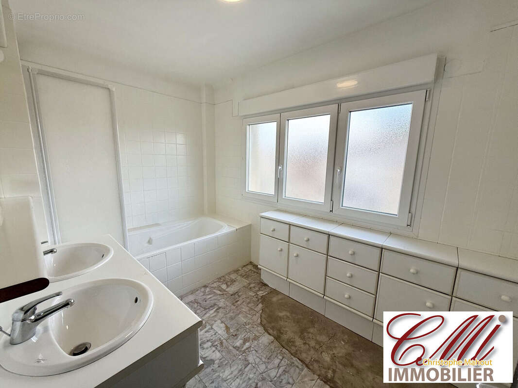 Appartement à SERMAIZE-LES-BAINS