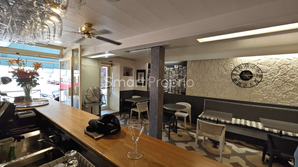 Commerce à VILLENEUVE-SUR-YONNE