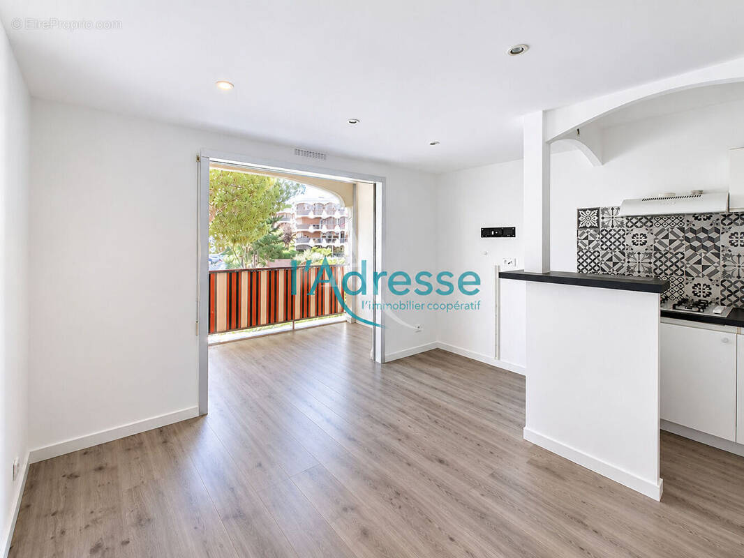 Appartement à MANDELIEU-LA-NAPOULE