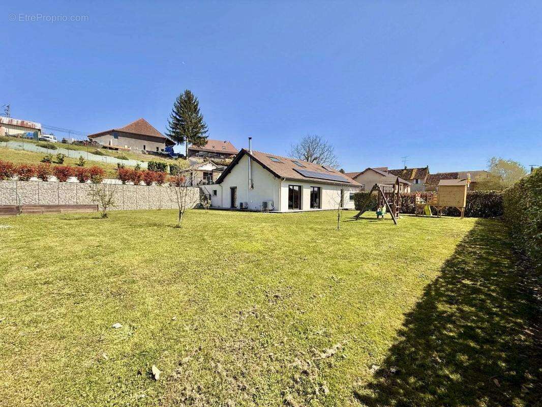 Maison à SAINT-GENIX-SUR-GUIERS