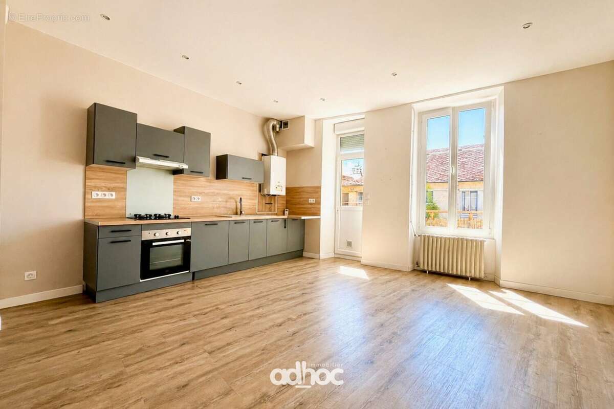 Appartement 280 m² à Orleans  - photo 4