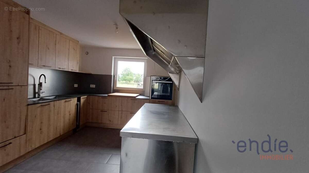 Maison de caractère avec dépendance de 150 m²  Terrain de 27,26 ares - photo 6