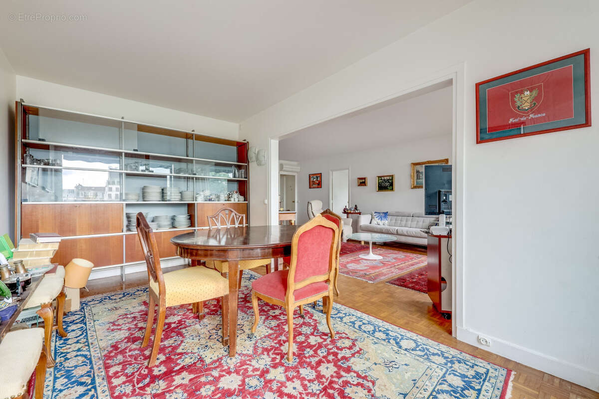Appartement à PARIS-14E