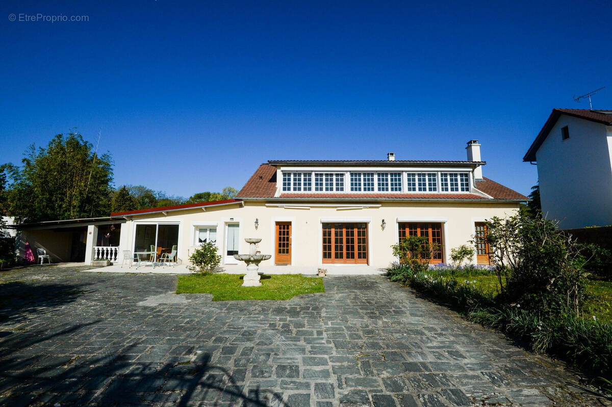 Maison à MORET-SUR-LOING