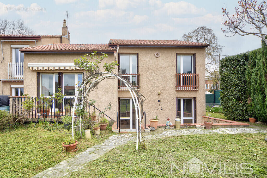 Maison à CASTELGINEST