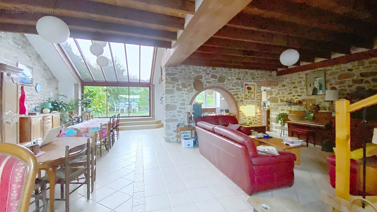 Maison à SAINT-PIERRE-EGLISE