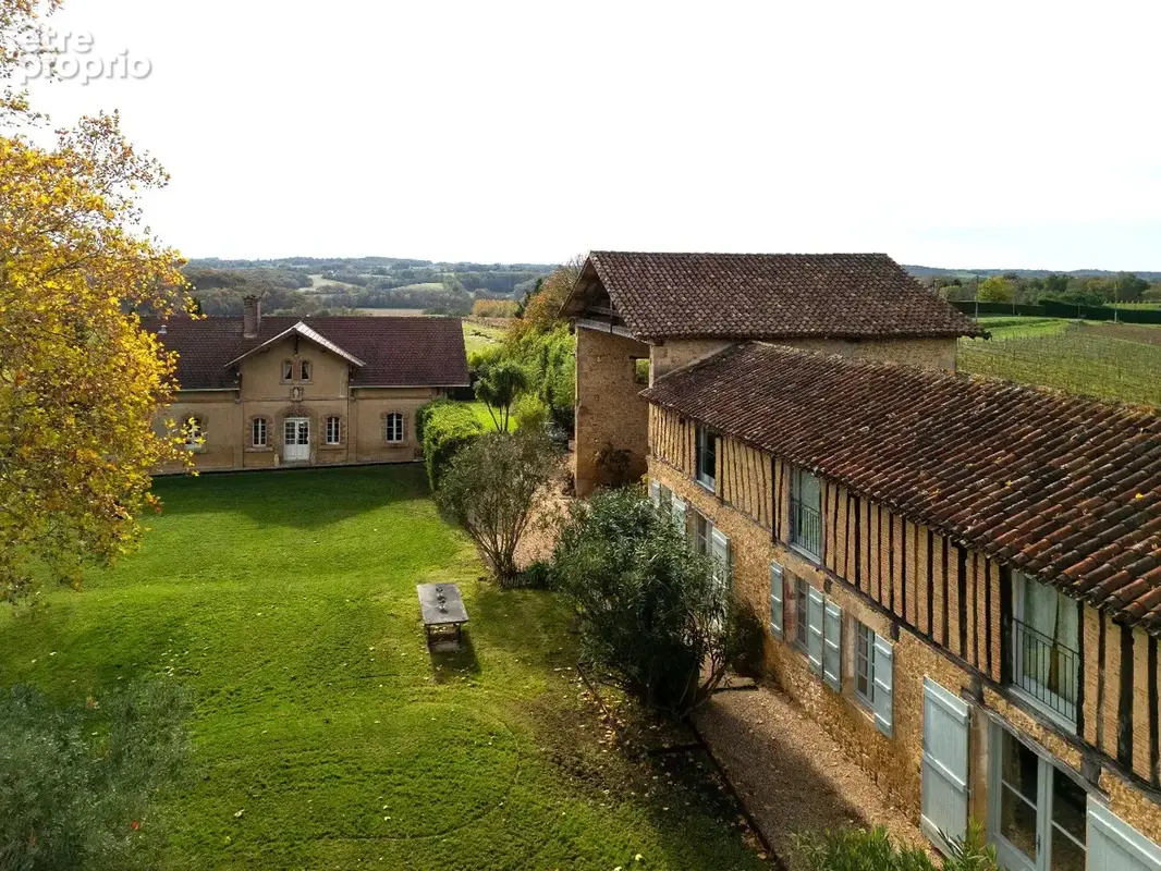 Maison à VIC-FEZENSAC