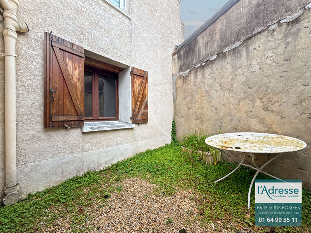 Appartement à FONTENAY-LES-BRIIS