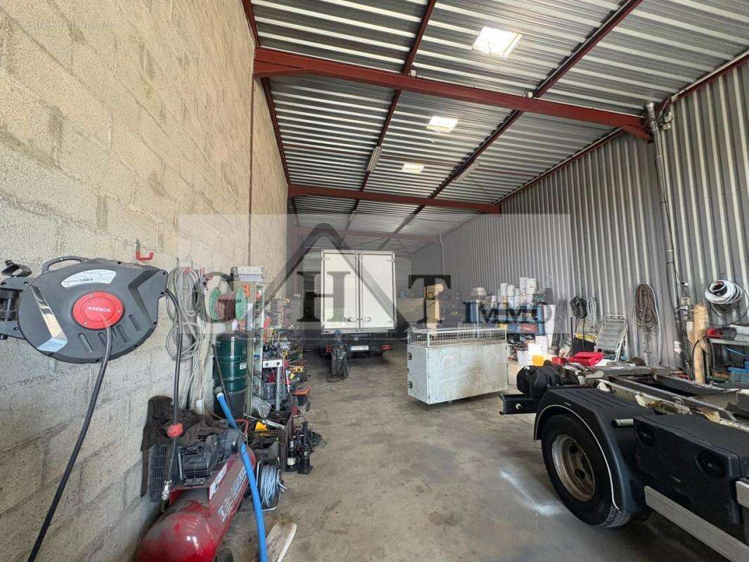 Commerce à VERT-SAINT-DENIS