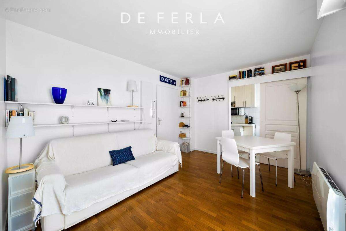 Appartement à PARIS-14E