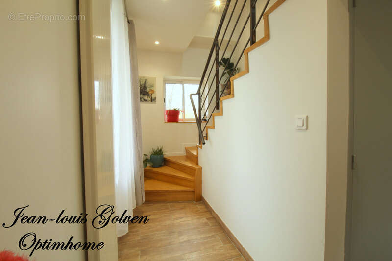 Maison à vendre de 110 m² à SEVERAC LE CHATEAU (12) - photo 7