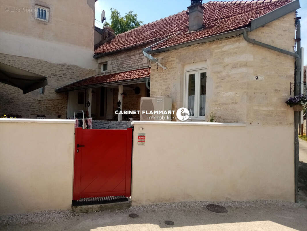 Maison à AISY-SUR-ARMANCON