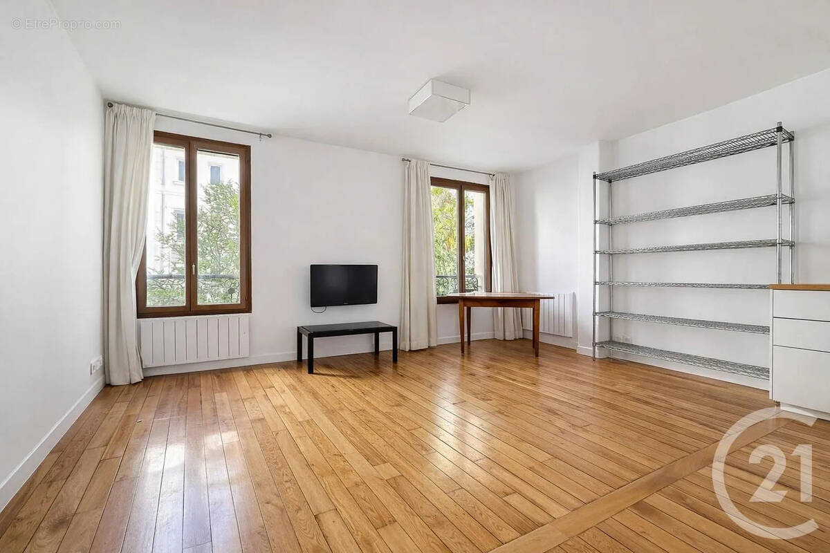 Appartement à PARIS-14E