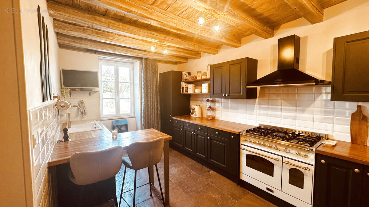 Maison à VAULT-DE-LUGNY